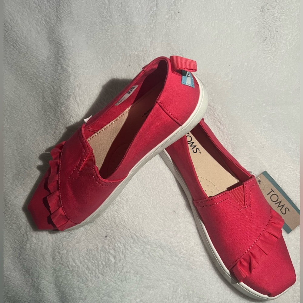 Pink toms youth size 5